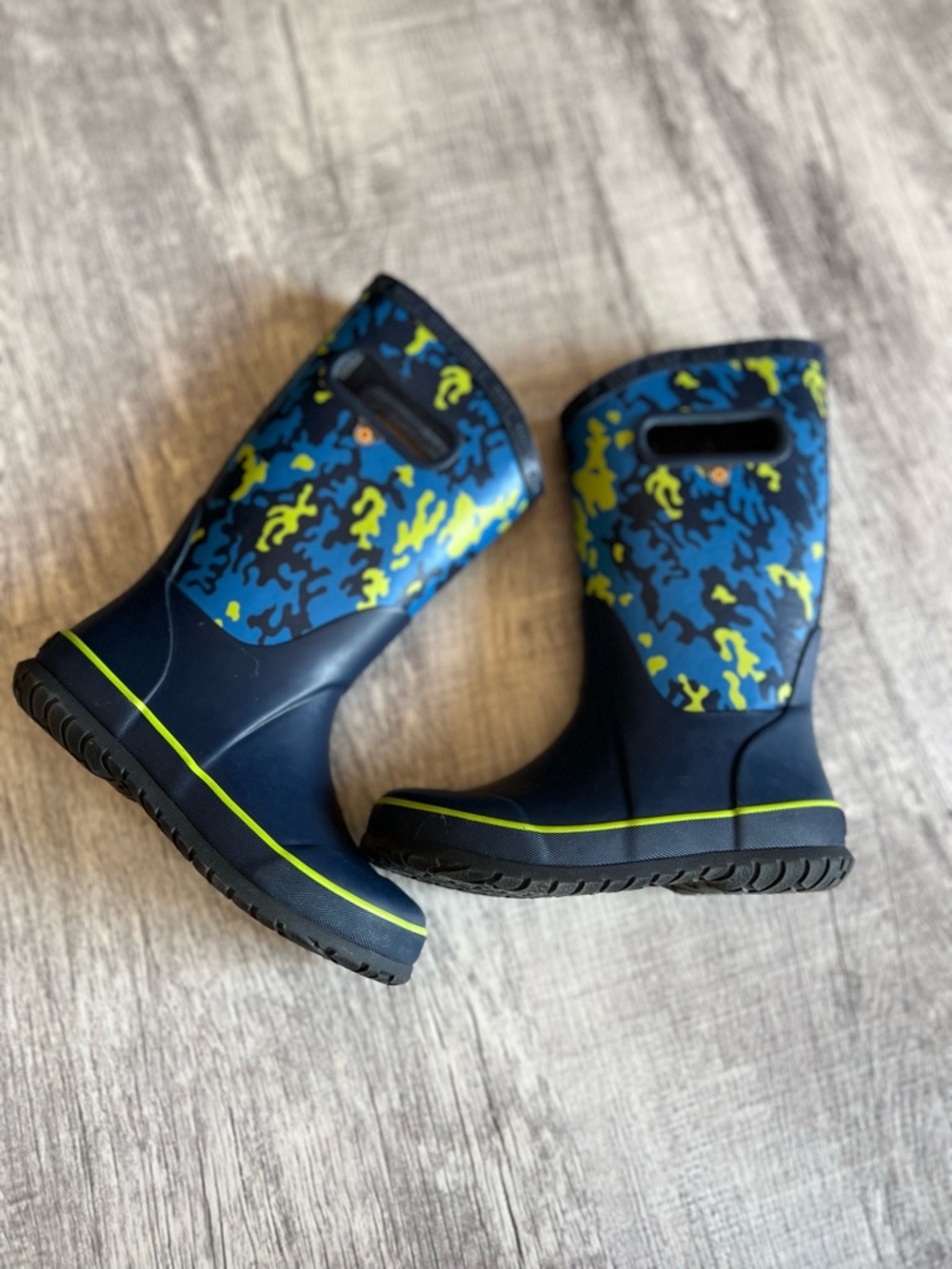 Bogs Kids Navy and Lime Camo Pull-On Rain Boots